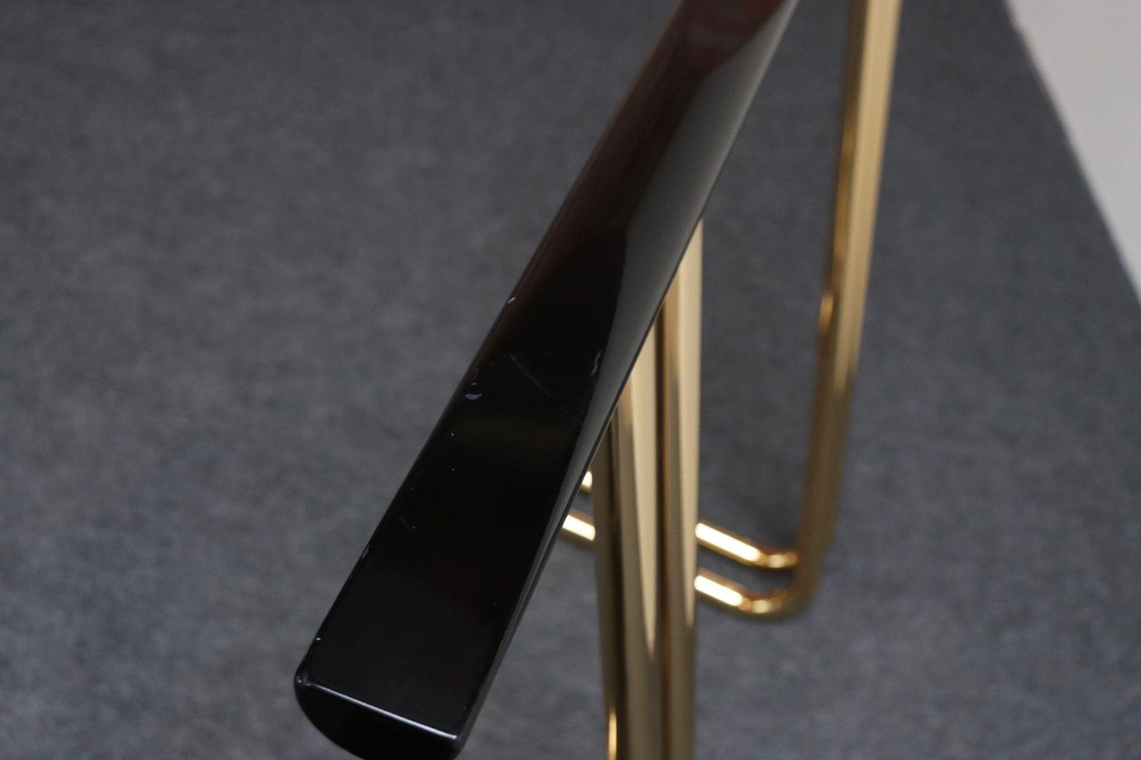 Pair of Vintage Italian Valets / Dress Boys in Polished Brass and Lacquered Wood - 9