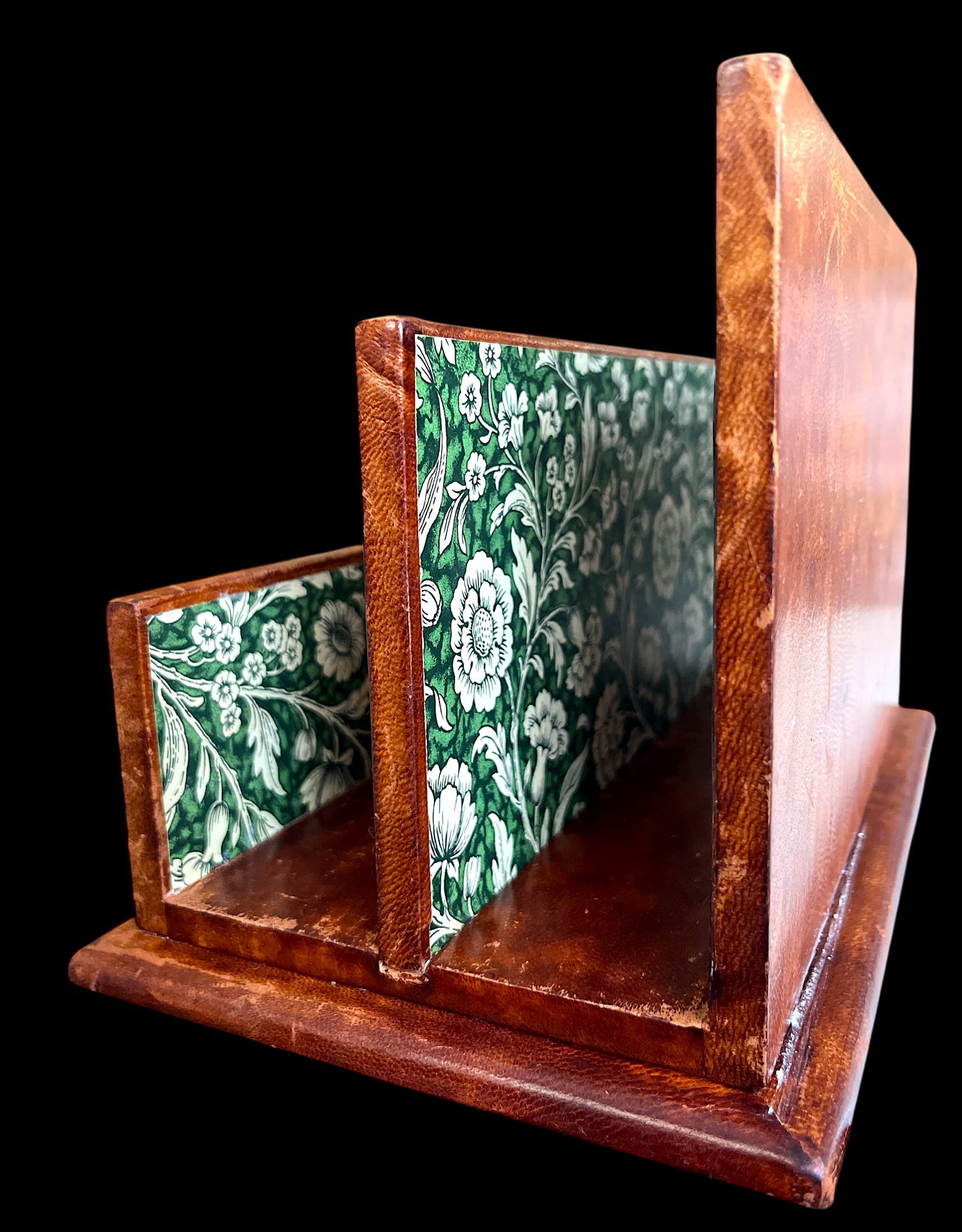 Vintage Italian Wood Wrapped Leather Letter & Document Holder With Embossed Gold Detailing - 4