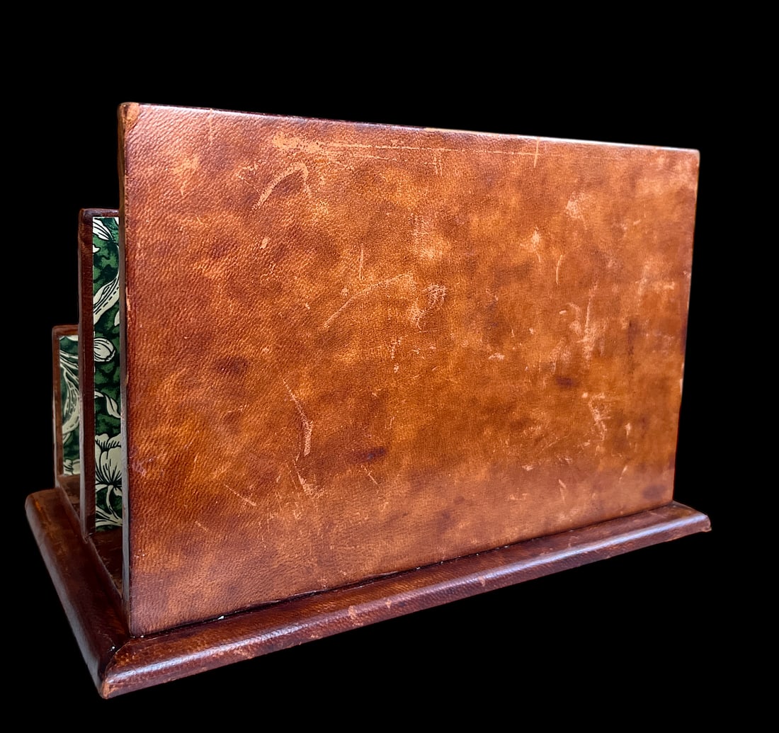 Vintage Italian Wood Wrapped Leather Letter & Document Holder With Embossed Gold Detailing - 6