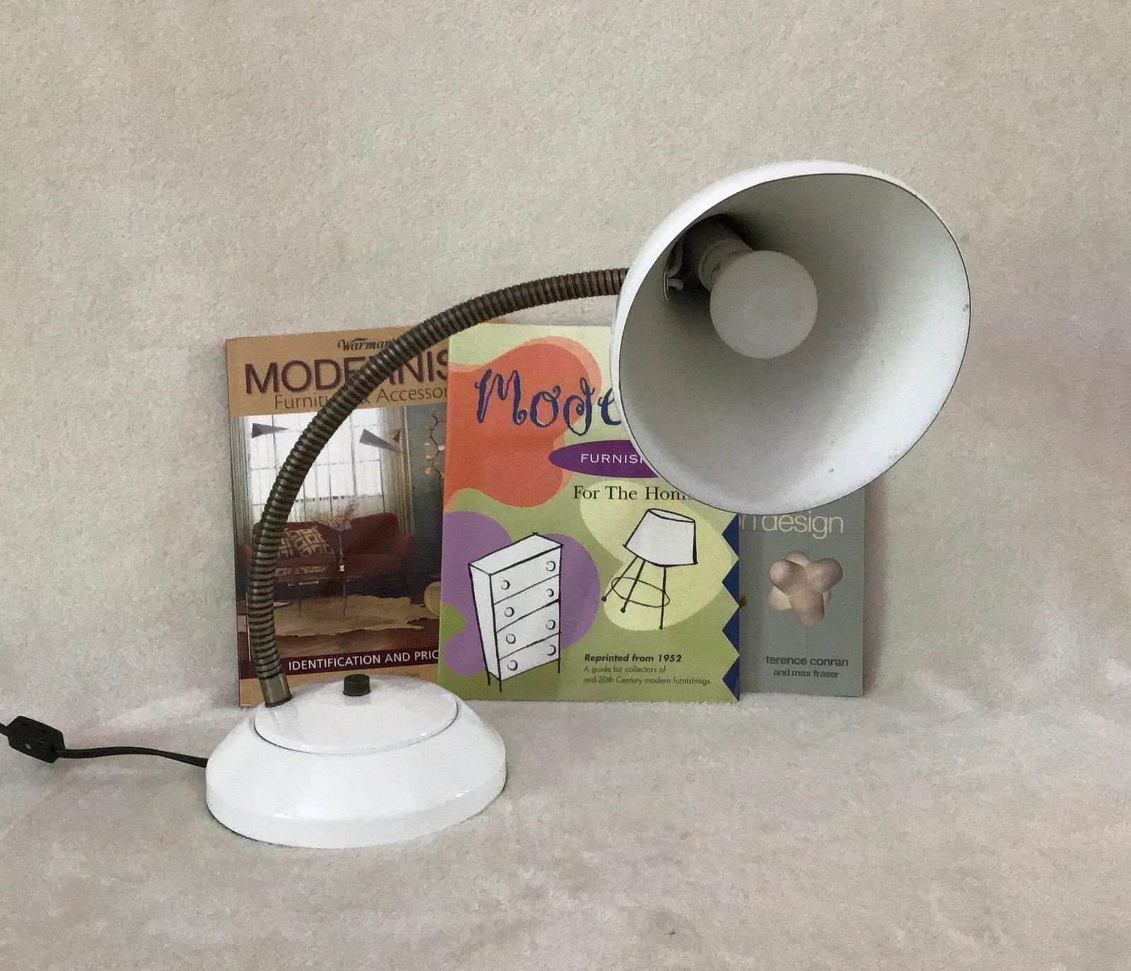 1950s Mid-Century Industrial White Metal Desk Lamp - 6