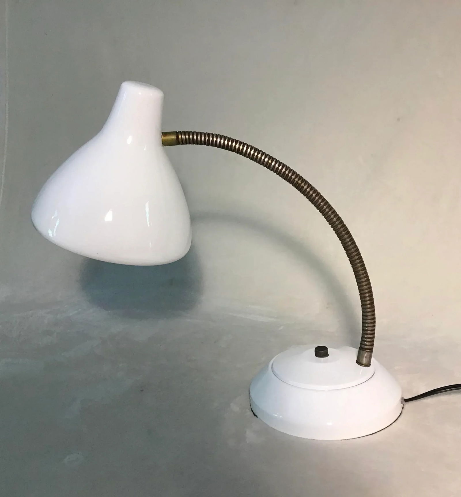 1950s Mid-Century Industrial White Metal Desk Lamp - 8
