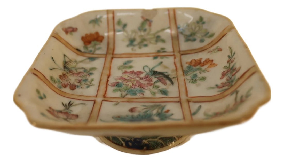 Antique 18th Century Chinese Export Famille Rose Porcelain Pedestal Dish: Antique 18th Century Chinese Export Famille Rose Porcelain Pedestal Dish Fine antique Chinese export porcelain pedestal dish dating to the 18th century, Qing dynasty. The square form is delicately