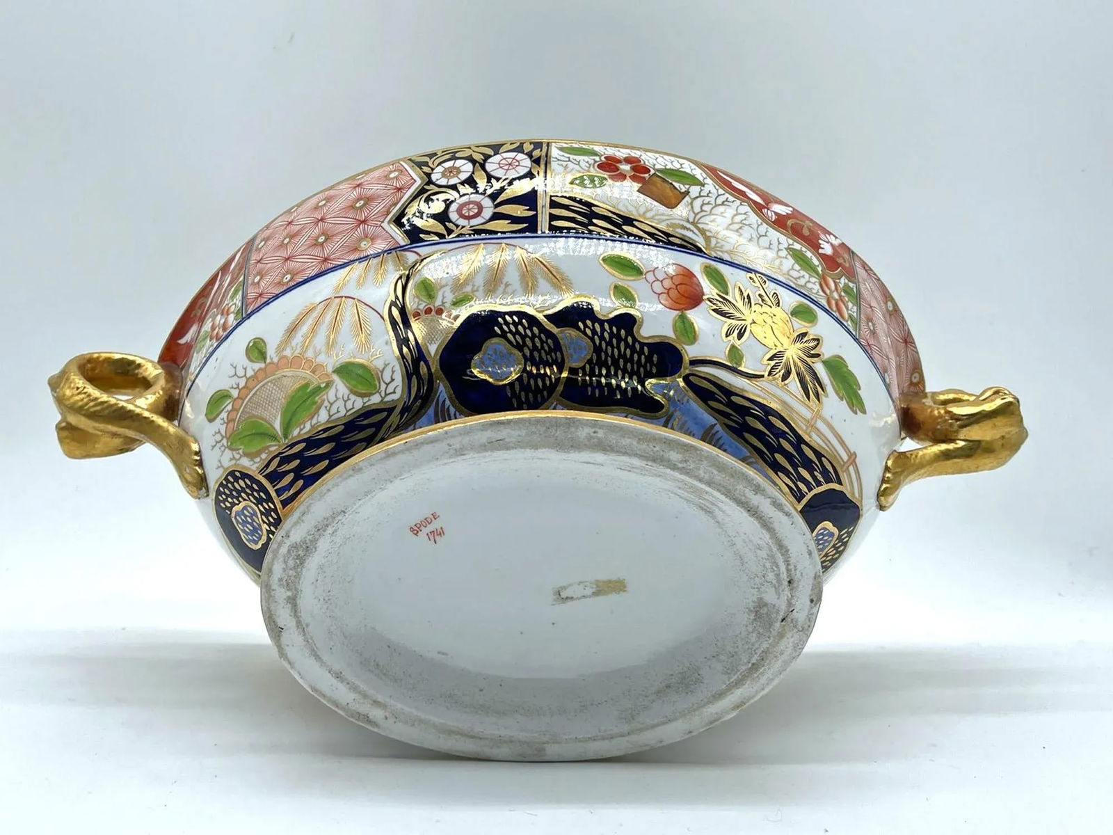 Exotic Grandeur: Spode Bone China Soup Tureen in "Rock & Tree" Imari Pattern (Pattern 1741) - 6