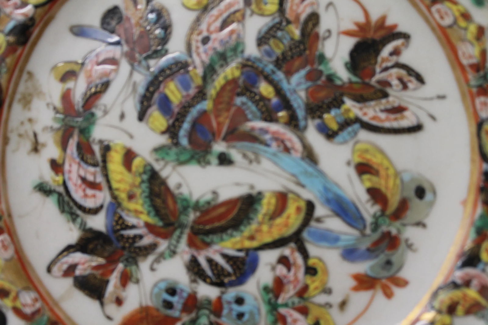 19th-Century Chinese Export Porcelain Plates in the Popular "Thousand Butterfly" - 9