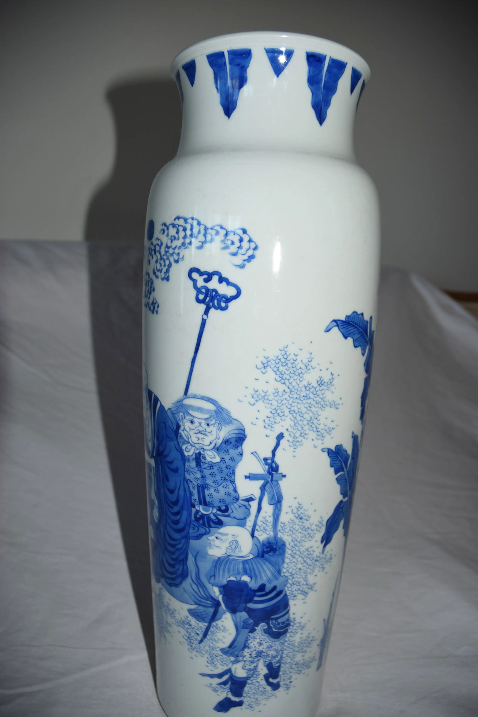 19th Century Chinese Blue and White Porcelain Vase - 10