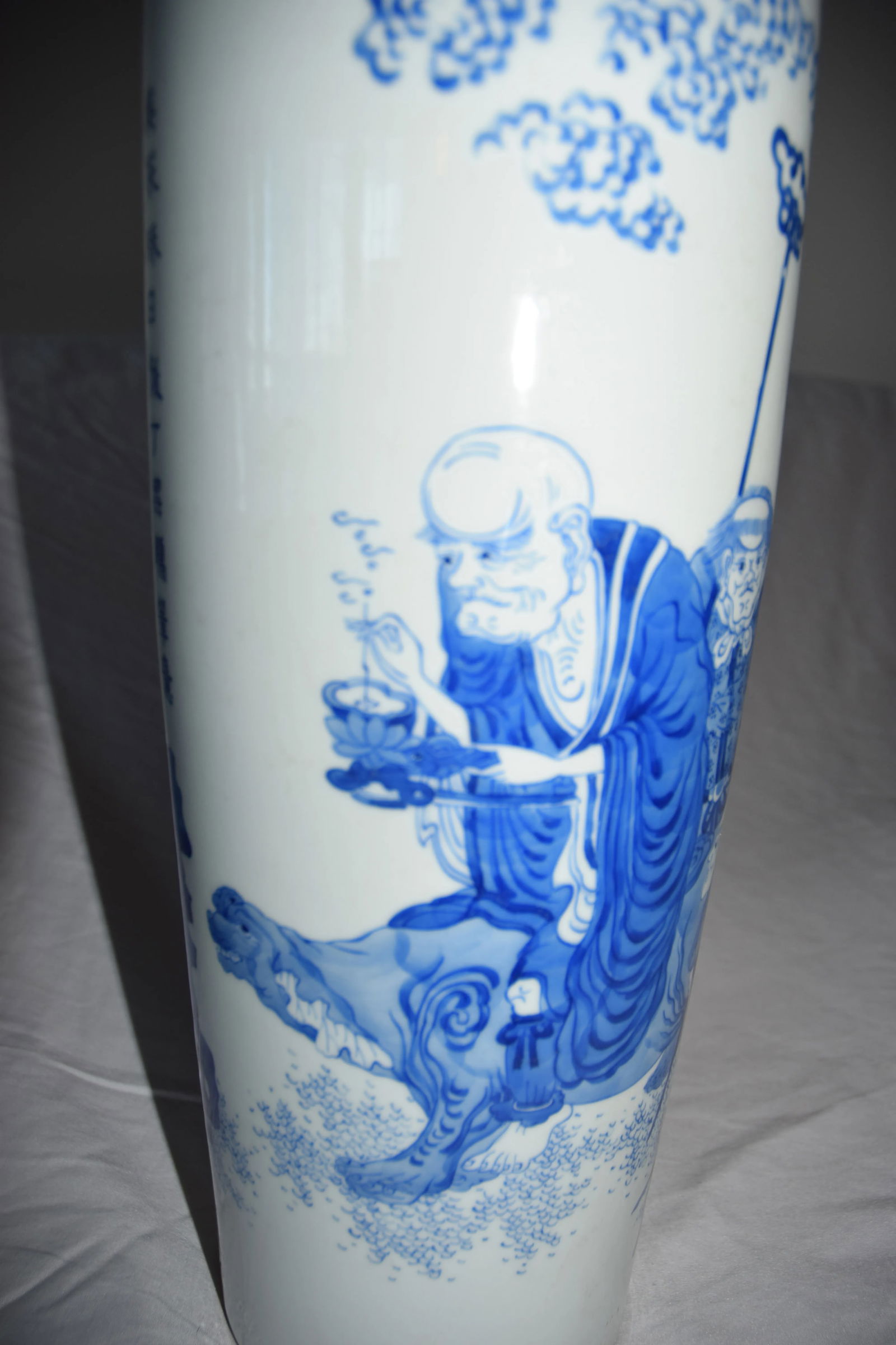 19th Century Chinese Blue and White Porcelain Vase - 4