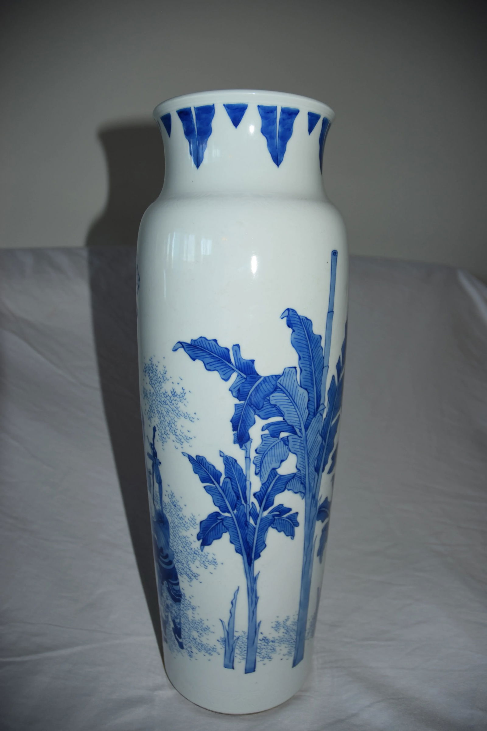 19th Century Chinese Blue and White Porcelain Vase - 6