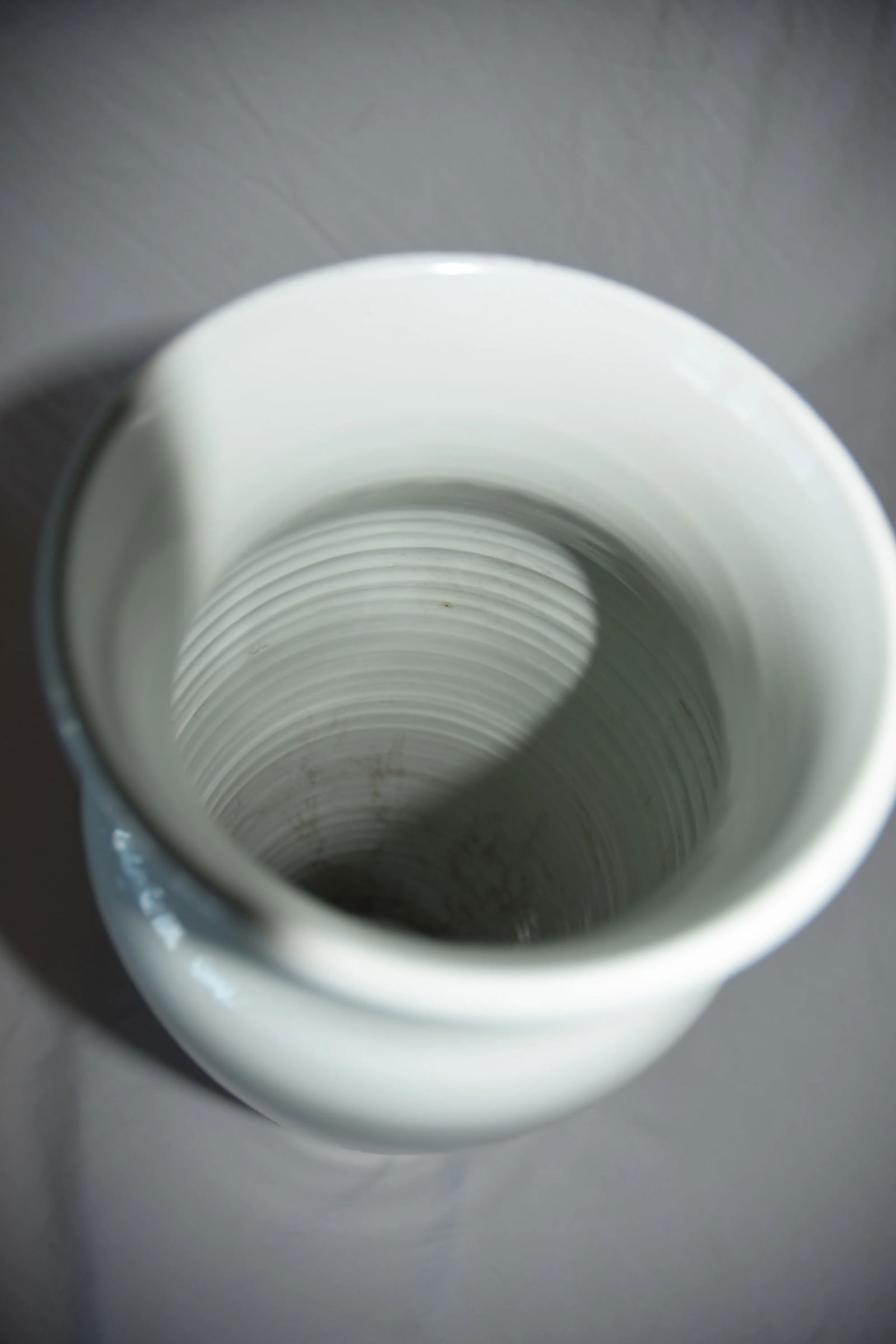 19th Century Chinese Blue and White Porcelain Vase - 8