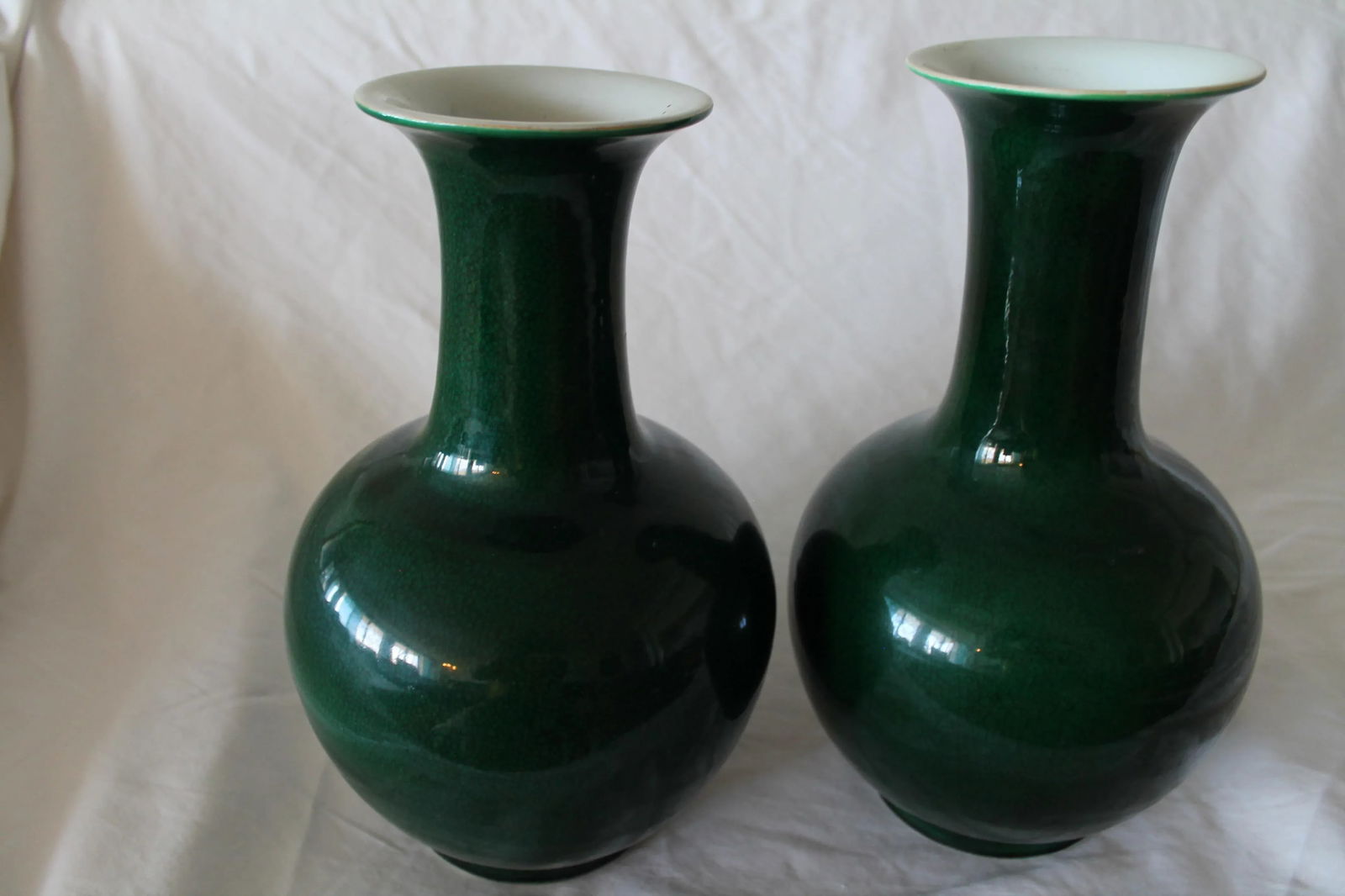 Pair of 19th Century Chinese Green Porcelain Vases - 10