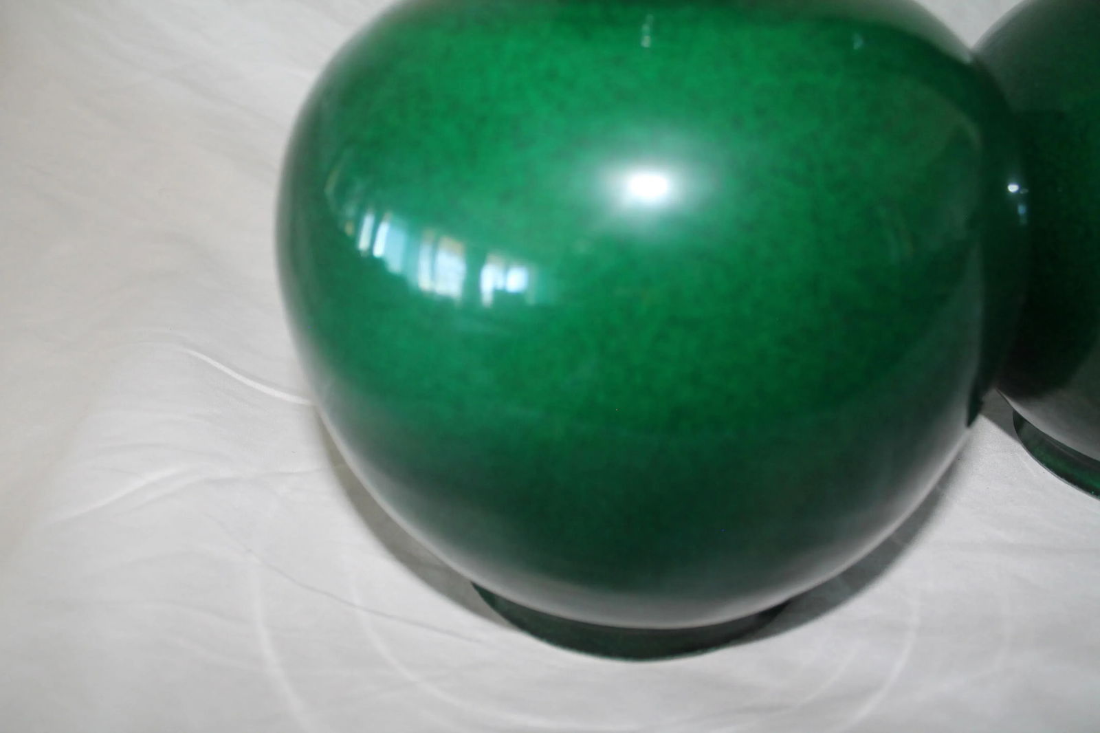 Pair of 19th Century Chinese Green Porcelain Vases - 2