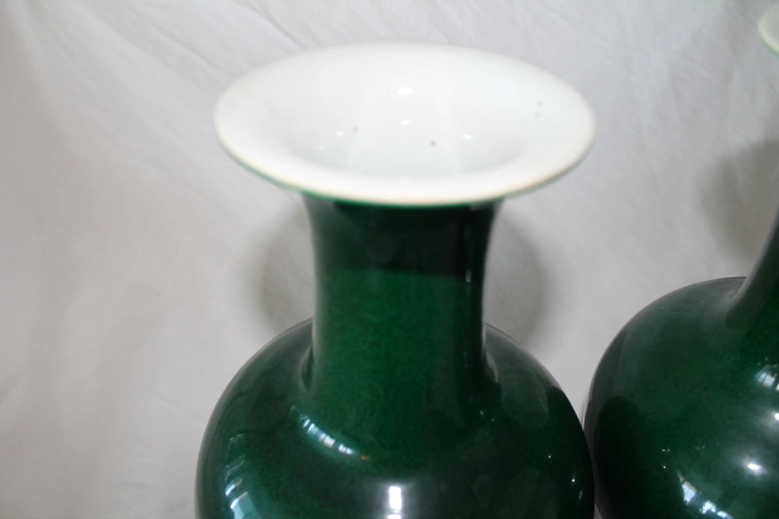 Pair of 19th Century Chinese Green Porcelain Vases - 8