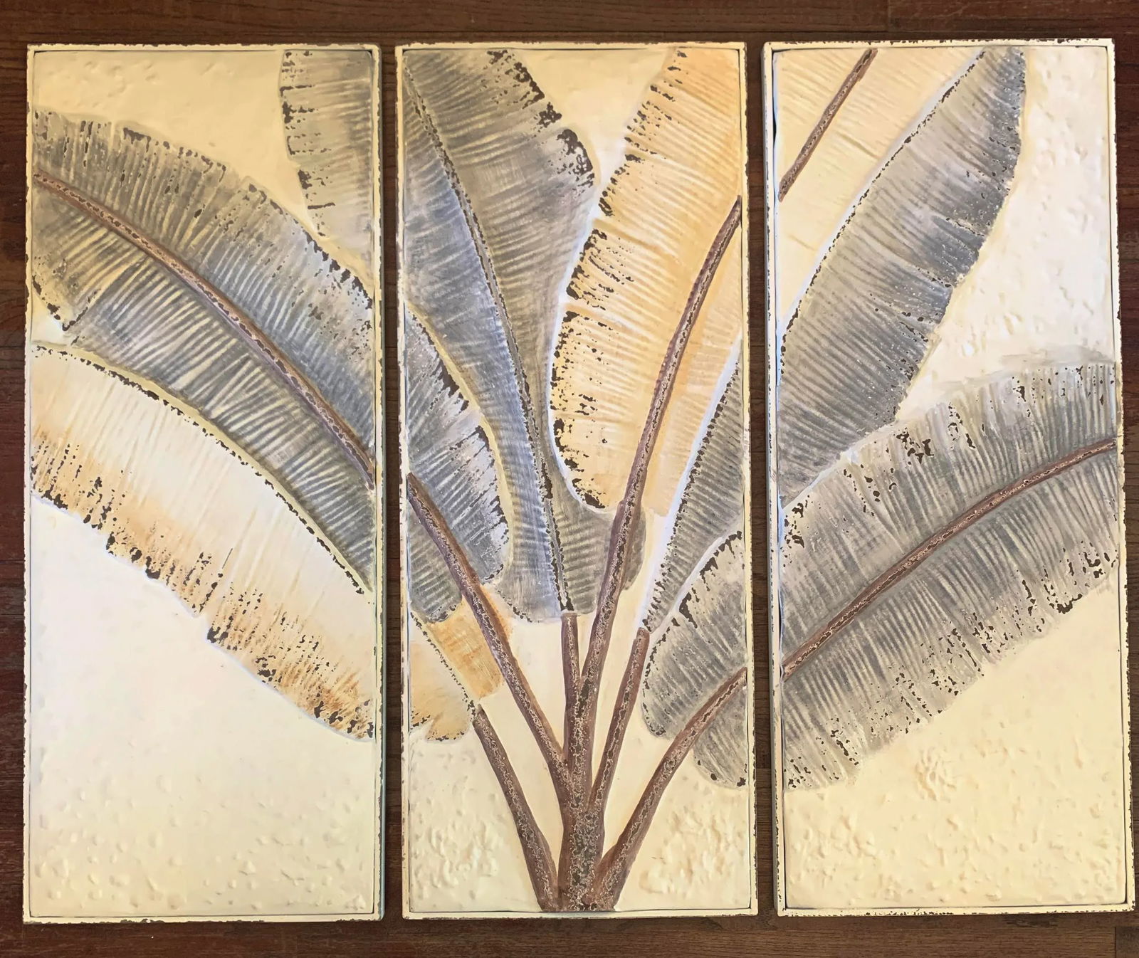Large Fanning Banana Leaves Painted and Pressed Tin Triptych by Kalalou - 3 Pieces - 2