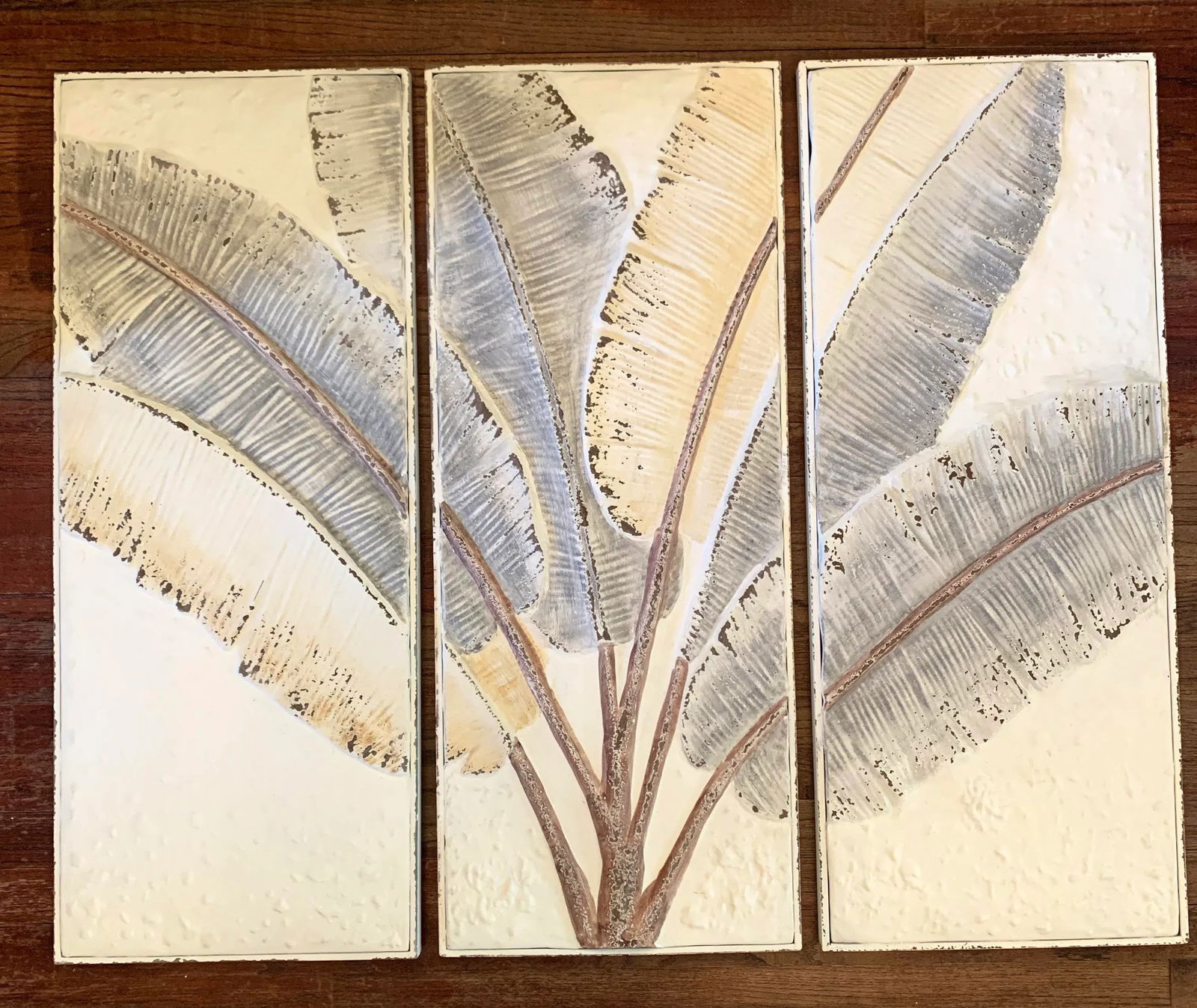 Large Fanning Banana Leaves Painted and Pressed Tin Triptych by Kalalou - 3 Pieces - 3