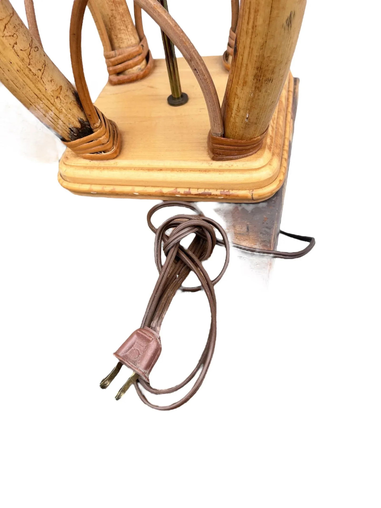 Vintage Mid Century Modern Rattan Bentwood Table Lamp - 6