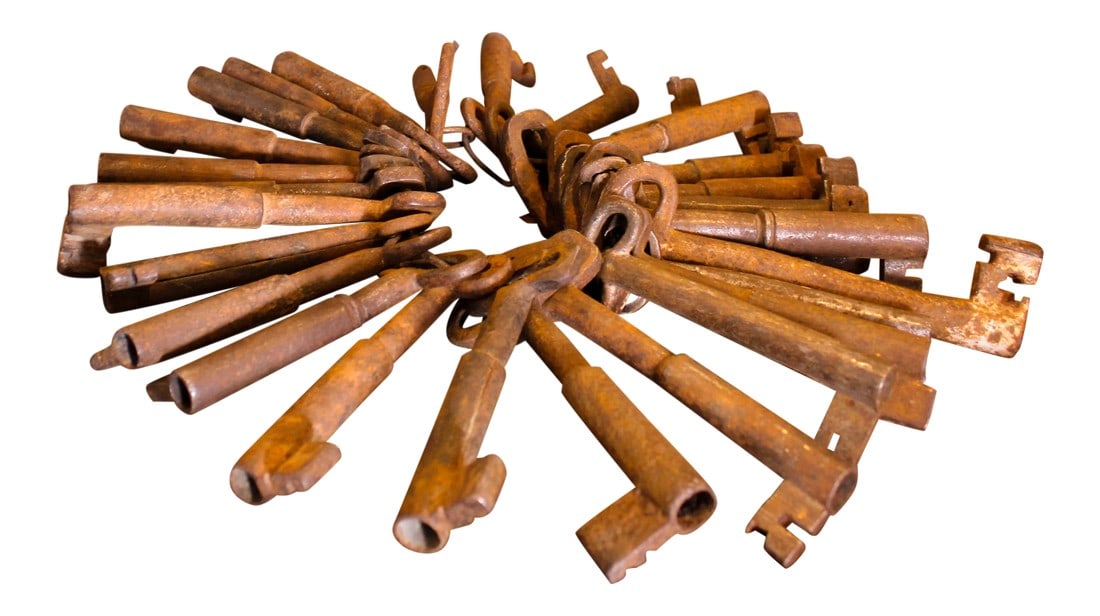 18th Century Vintage Keys With Ring - 28 Pieces (1 of 3)