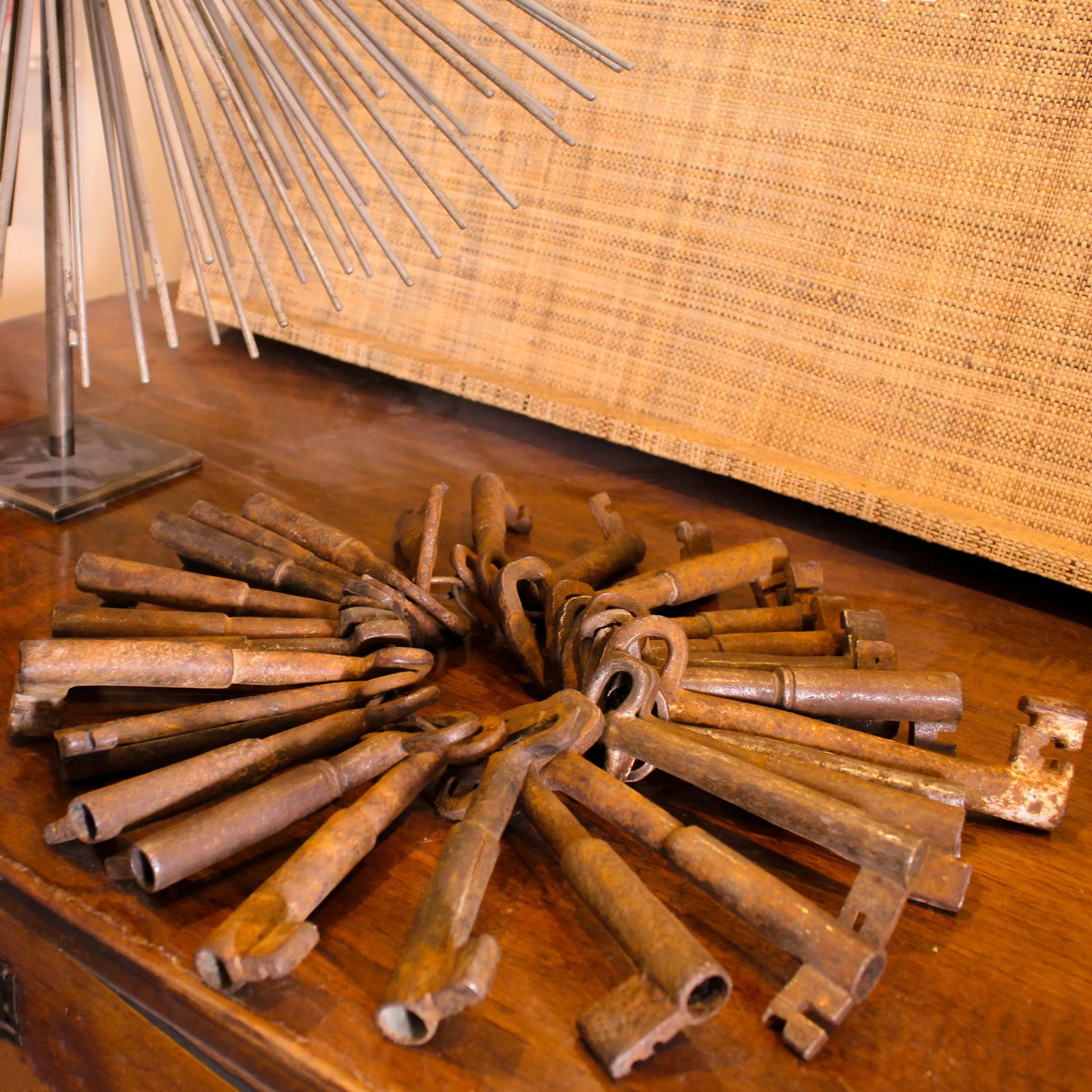 18th Century Vintage Keys With Ring - 28 Pieces - 3