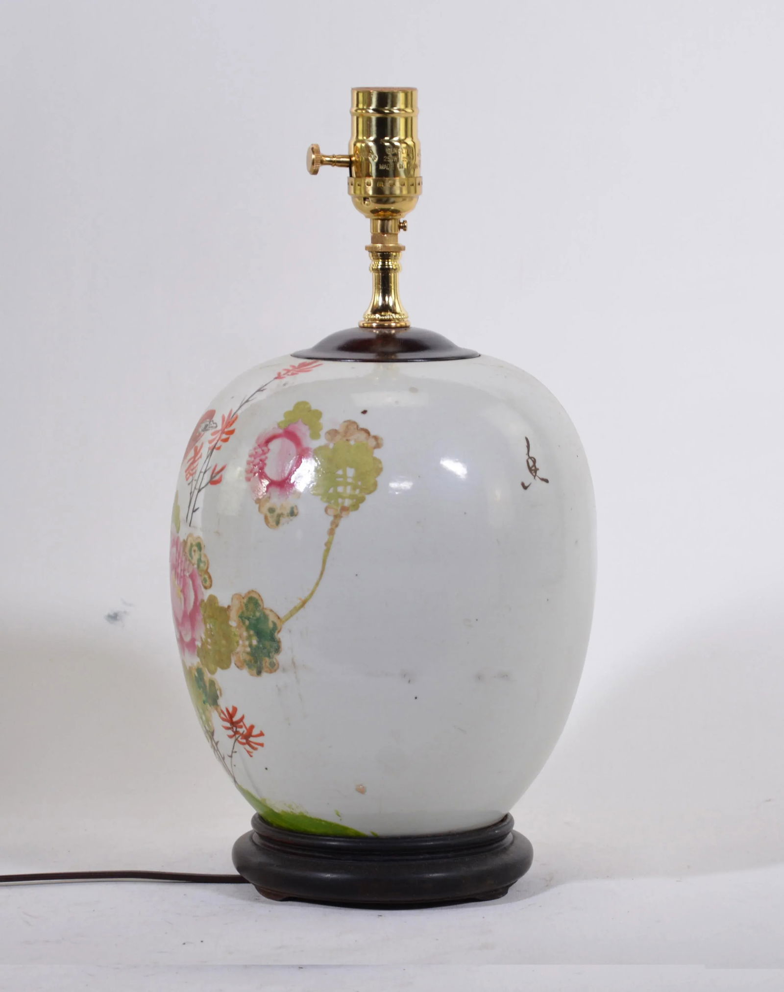 20th Century Chinese Famille Rose Jar Table Lamp With Bird and Peony - 2