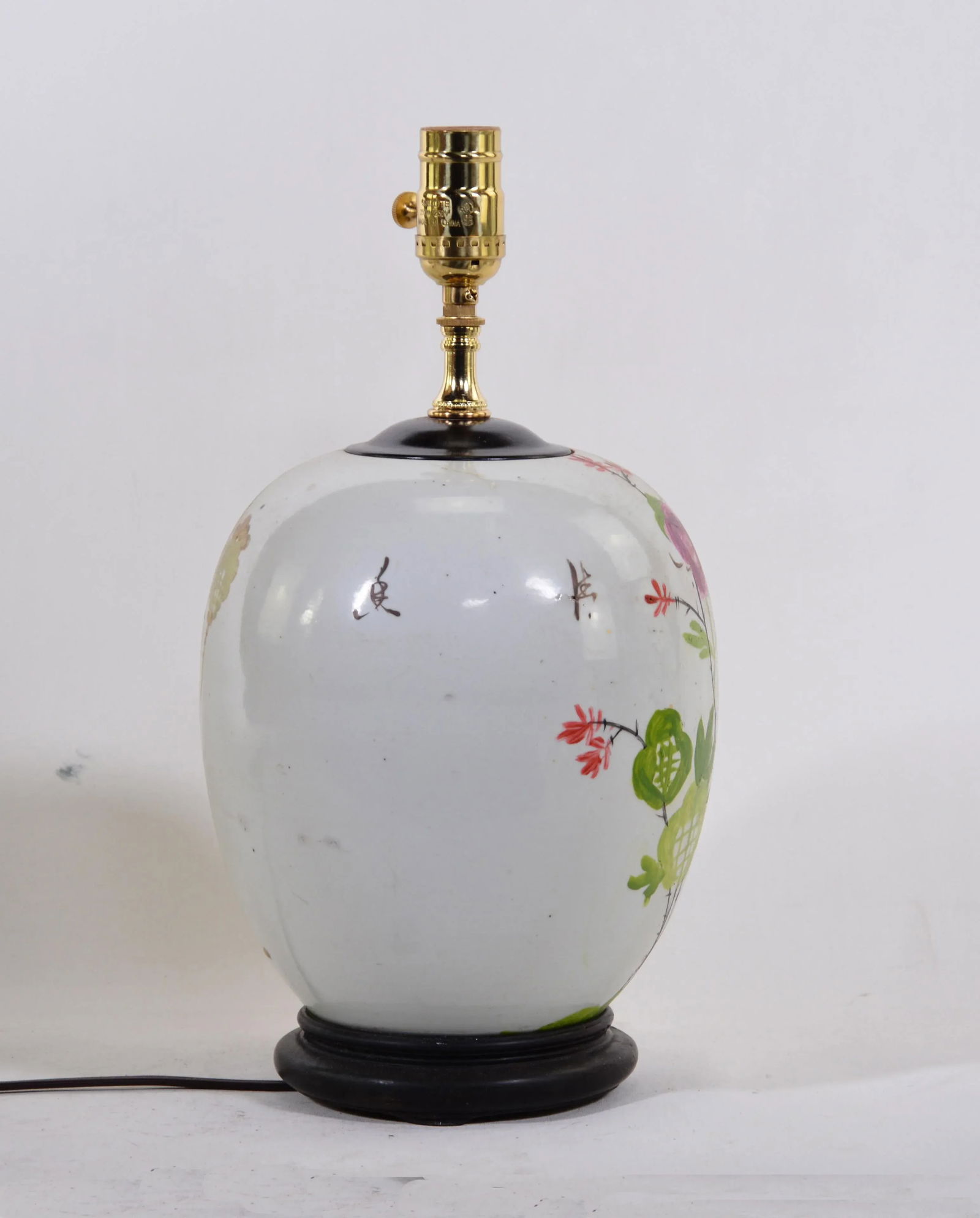 20th Century Chinese Famille Rose Jar Table Lamp With Bird and Peony - 3