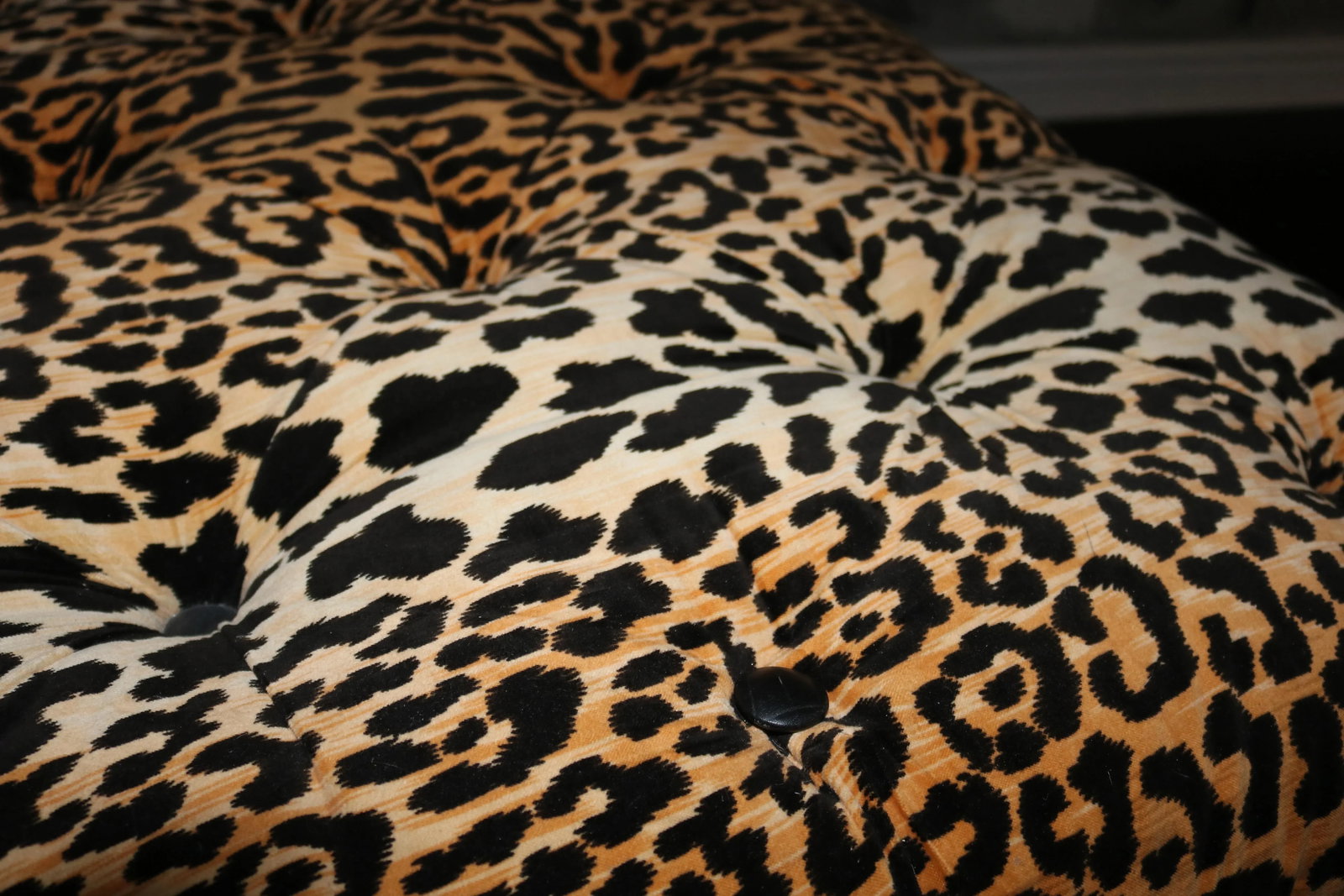 Vintage Hollywood Regency Style Leopard Velvet Ottoman - 7
