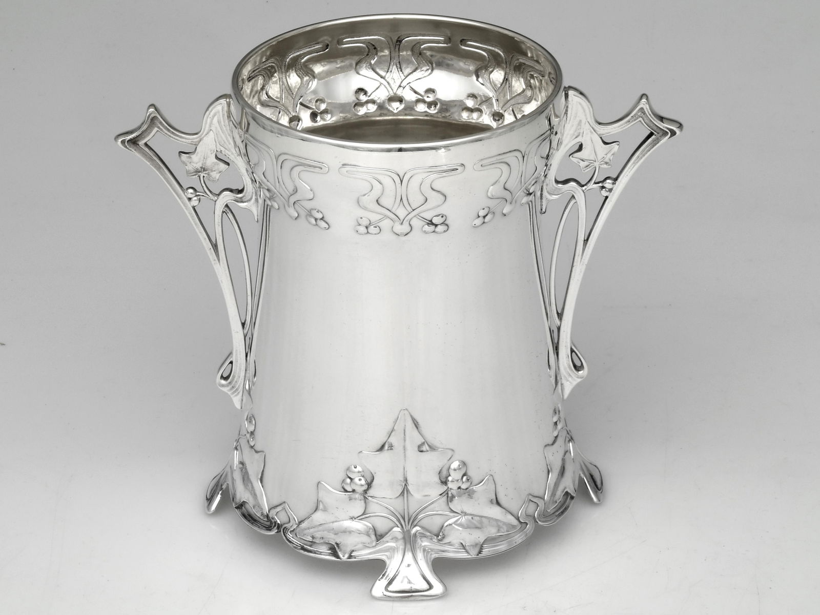 WMF Art Nouveau Silverplate Biscuit Barrel With Figural Maidens & Glass Liner, c.1900–1915 - 4