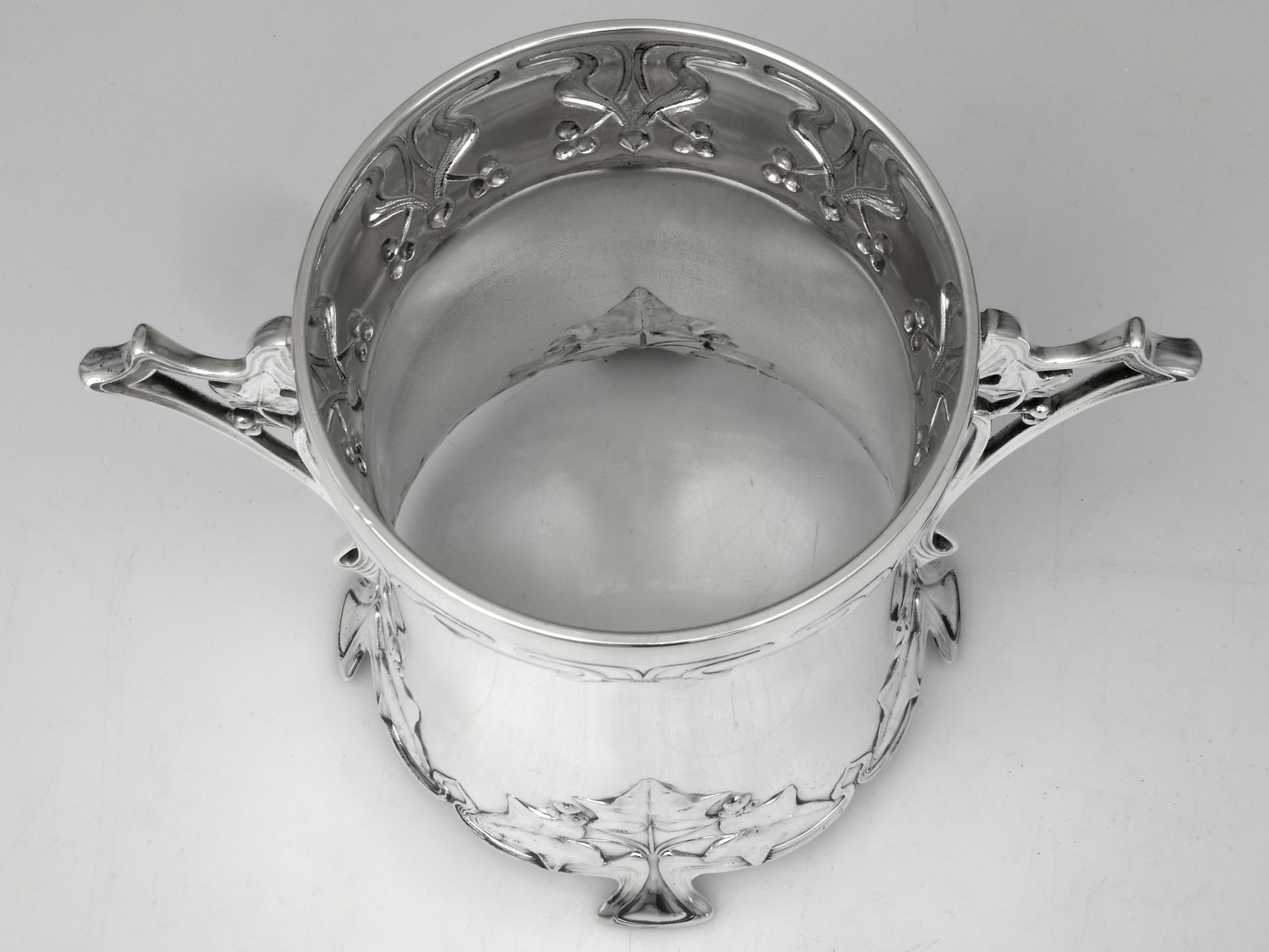 WMF Art Nouveau Silverplate Biscuit Barrel With Figural Maidens & Glass Liner, c.1900–1915 - 5