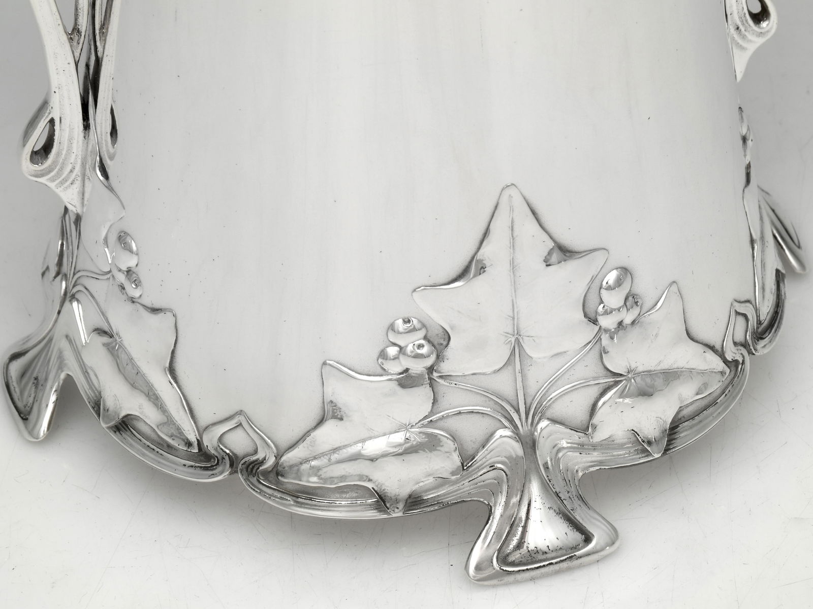 WMF Art Nouveau Silverplate Biscuit Barrel With Figural Maidens & Glass Liner, c.1900–1915 - 7