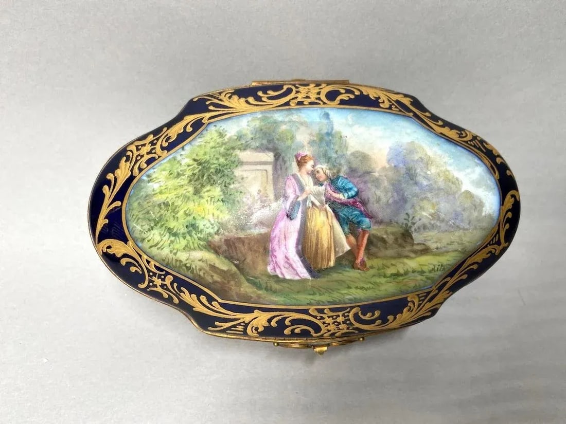1880 French Sevres Blue Porcelain Gold Gilt Romantic Box - 10