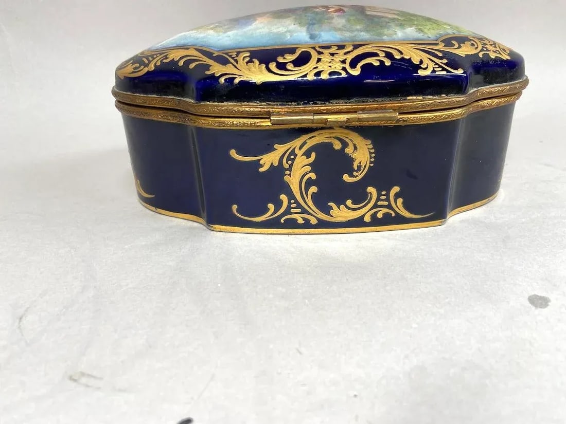 1880 French Sevres Blue Porcelain Gold Gilt Romantic Box - 12