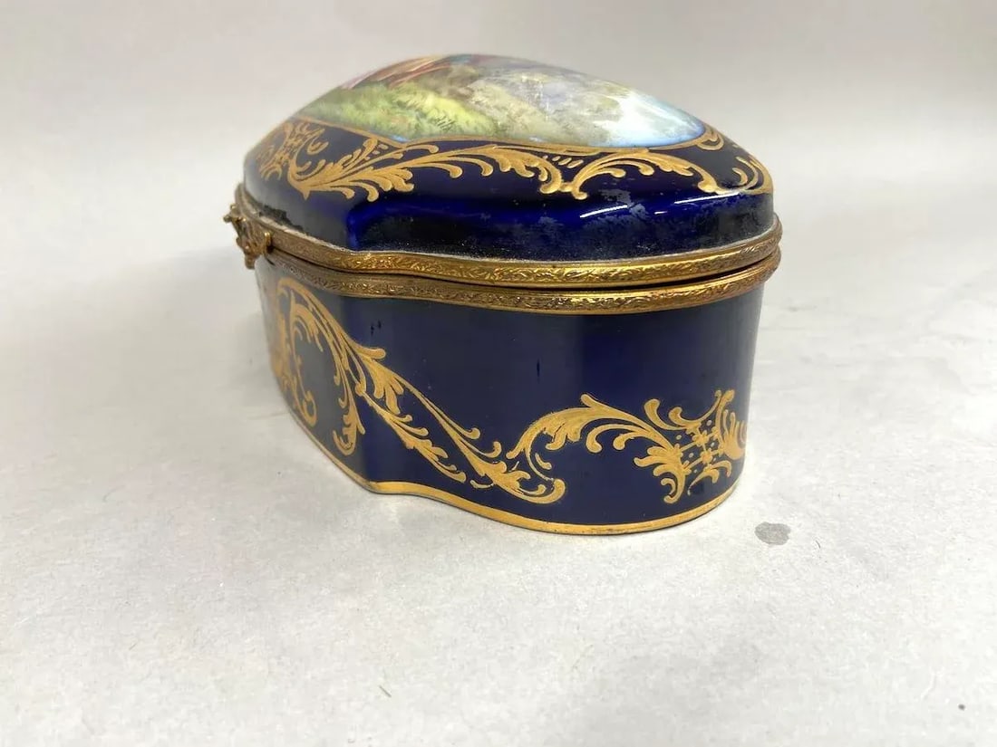 1880 French Sevres Blue Porcelain Gold Gilt Romantic Box - 14