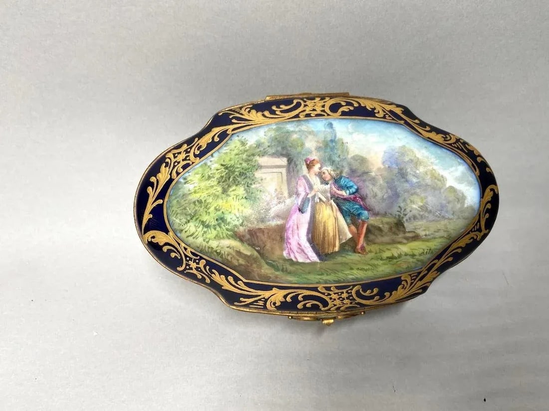 1880 French Sevres Blue Porcelain Gold Gilt Romantic Box - 2