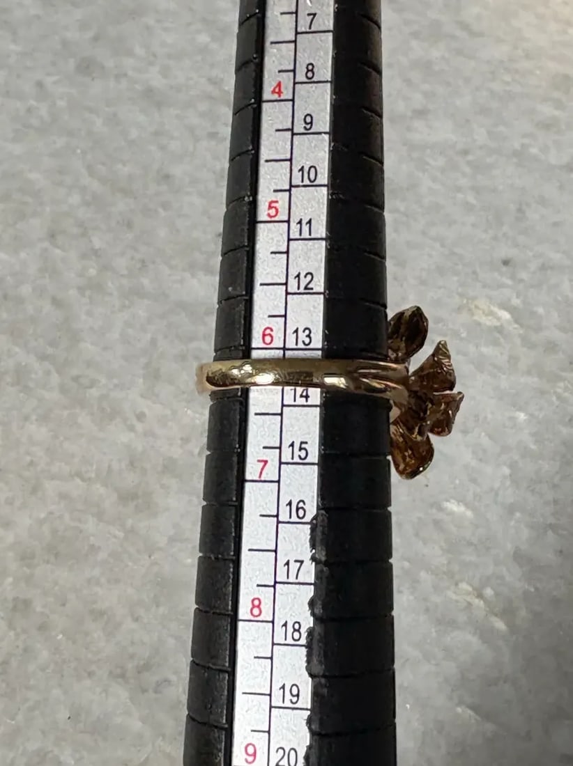 Vintage 1950s 18 Karat Gold Panetta Cocktail Ring Over Sterling Silver - Leaf Motif With Opals - 4