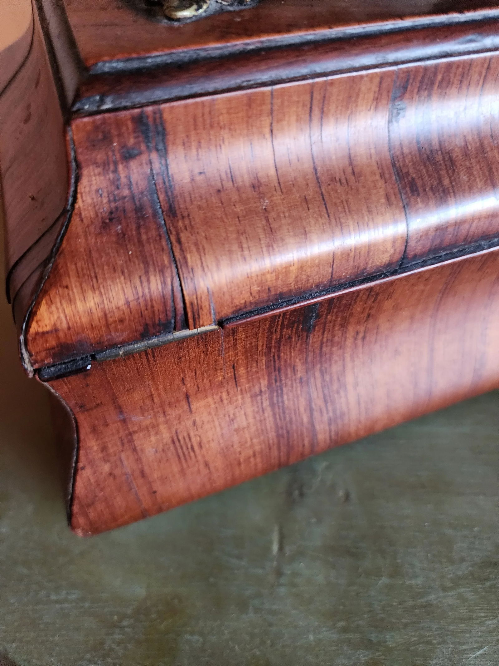 18th Century Dutch Tea Caddy - 12