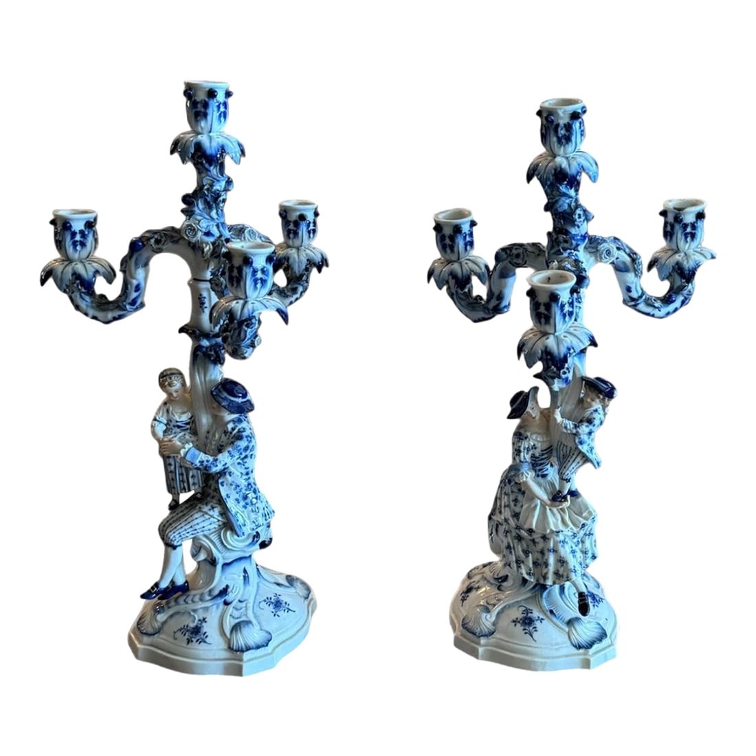 A Pair of Vintage Large Meissen Porcelain Blue Onion Figural Man and Woman With Children.: It's one of the most famous blue iconic pattern in the world. The blue onion pattern, which found its home on Meissen porcelain. It has its roots in China. European porcelain was born 1710 with the