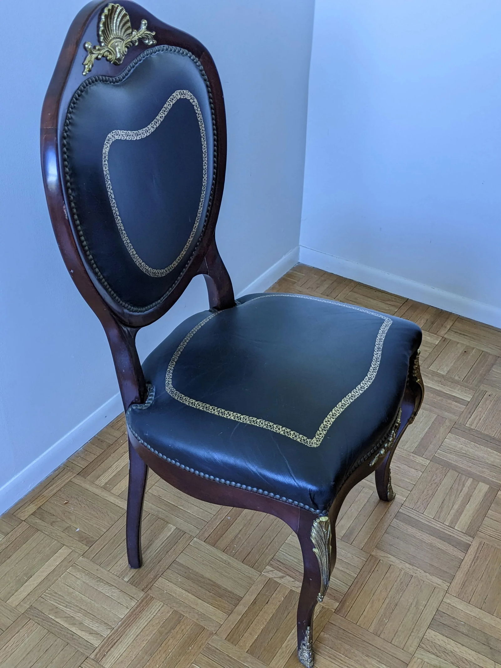 Heart Shape Late 18th Century Beautiful Wood, Brass, Leather Chair - 3