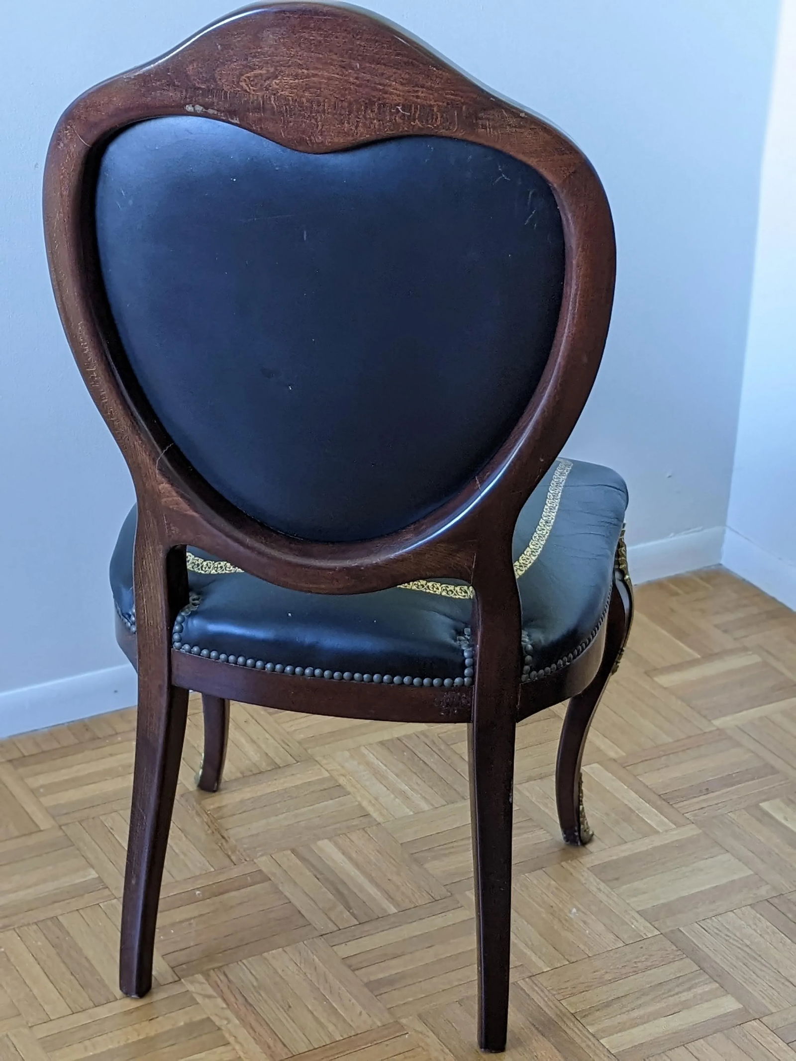 Heart Shape Late 18th Century Beautiful Wood, Brass, Leather Chair - 4