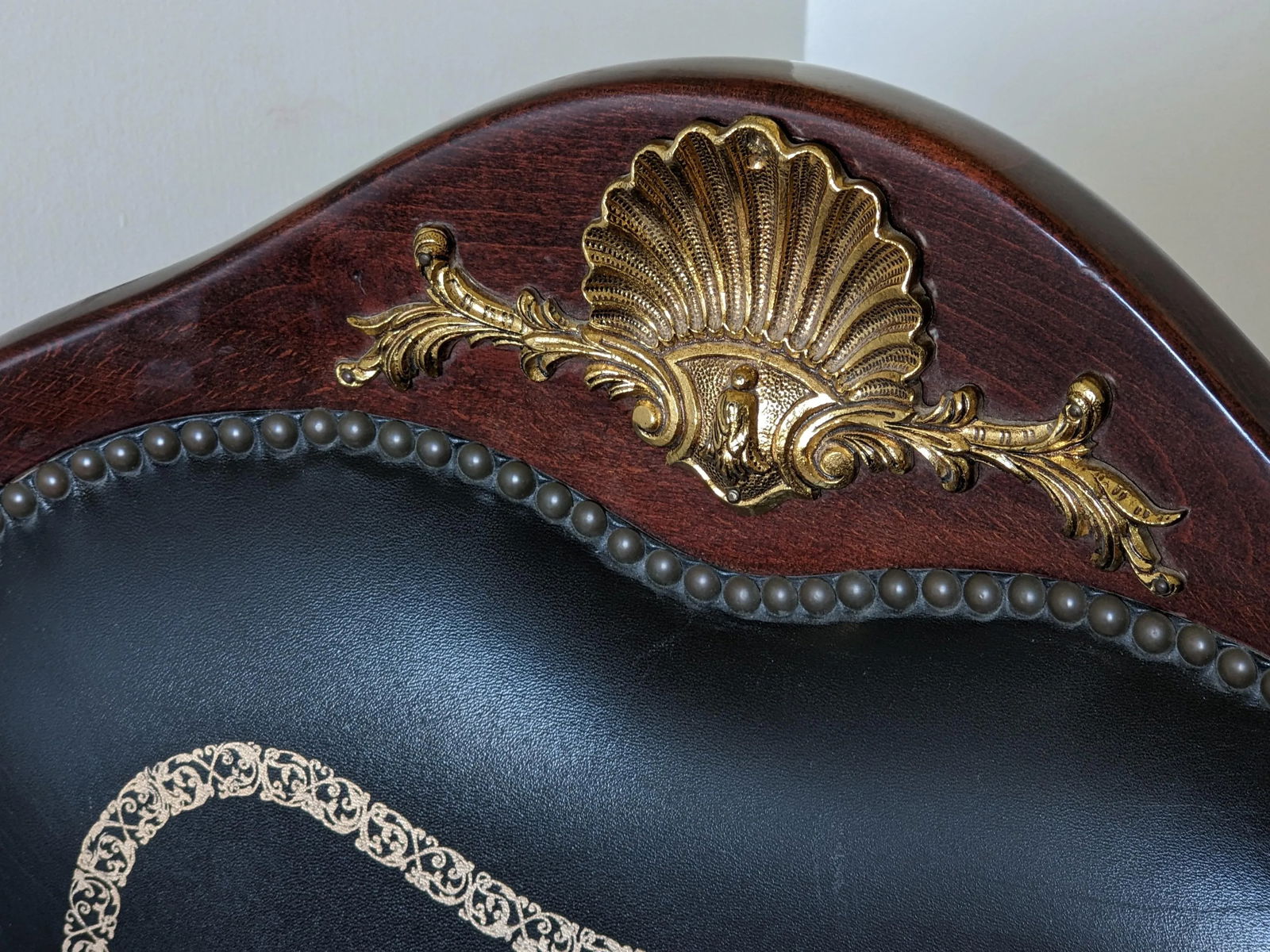 Heart Shape Late 18th Century Beautiful Wood, Brass, Leather Chair - 7