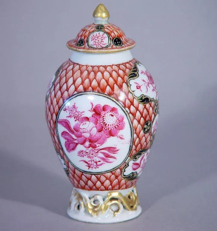 18th Century Chinese Export Coral & Puce Porcelain Tea Service - 9