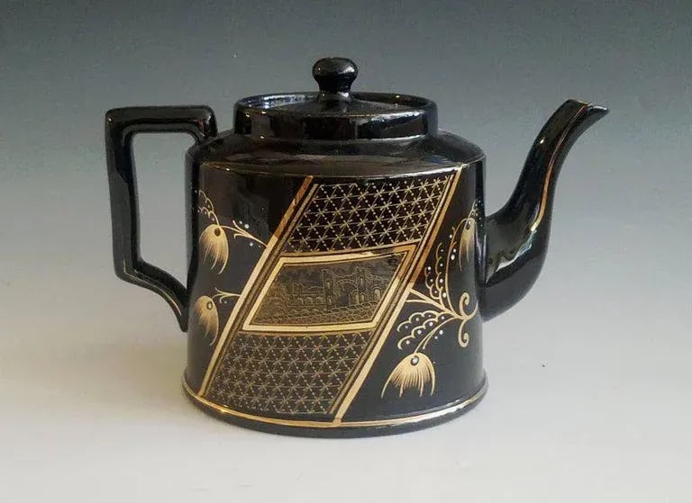 Aesthetic Movement Pottery Teapot & Cover - 2