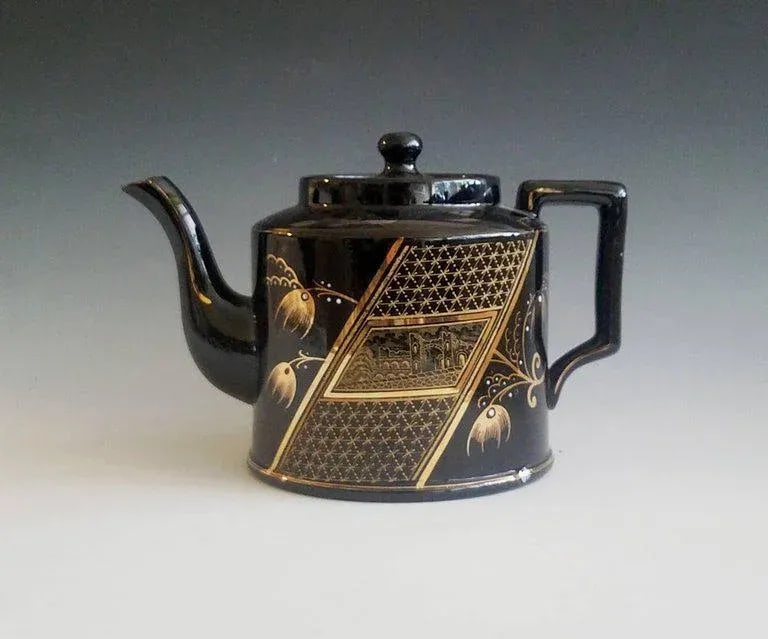 Aesthetic Movement Pottery Teapot & Cover - 4