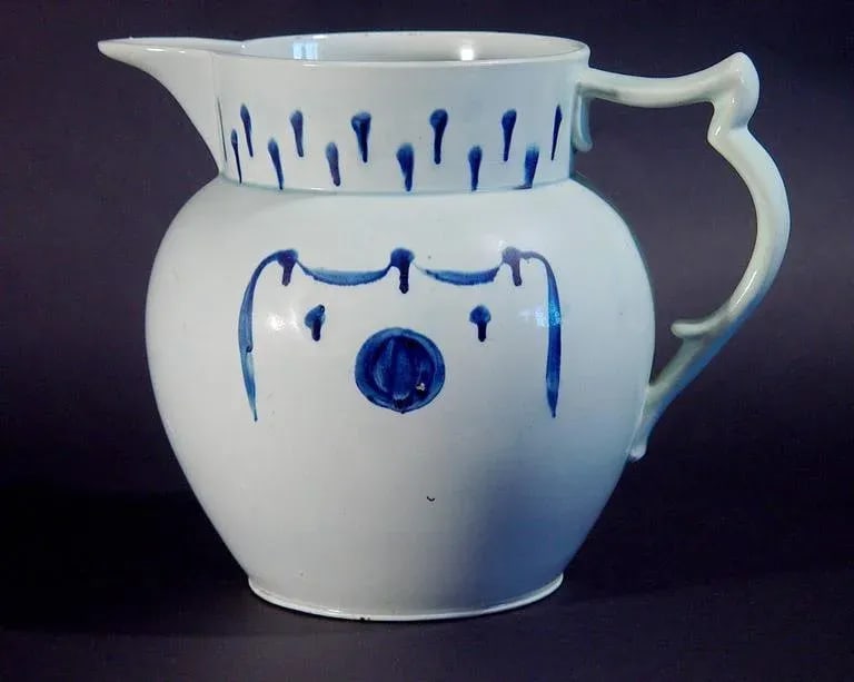 English Pearlware Pottery Blue and White Jug - 3