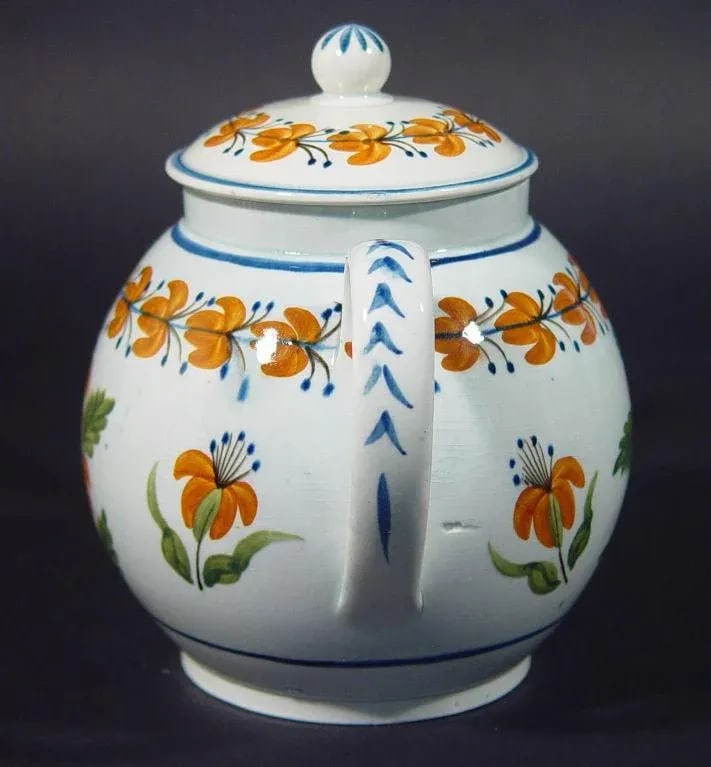 English Pottery Pearlware Teapot Decorated With Prattware Orange Flowers - 3