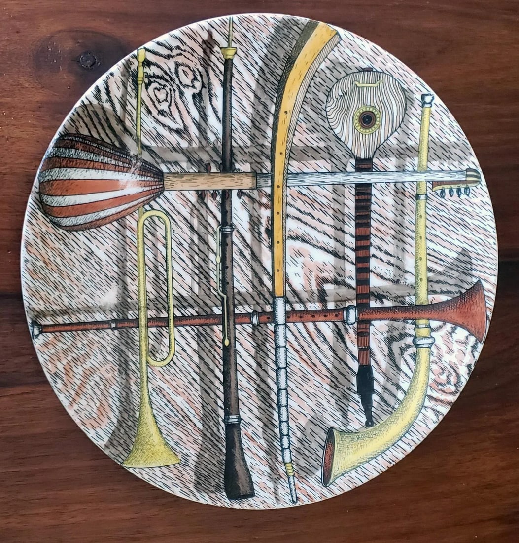 Piero Fornasetti Ceramic Plates Decorated With the Orchestra Pattern. (15 Plates) - 4
