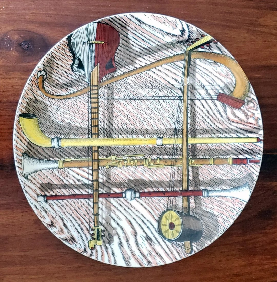 Piero Fornasetti Ceramic Plates Decorated With the Orchestra Pattern. (15 Plates) - 5