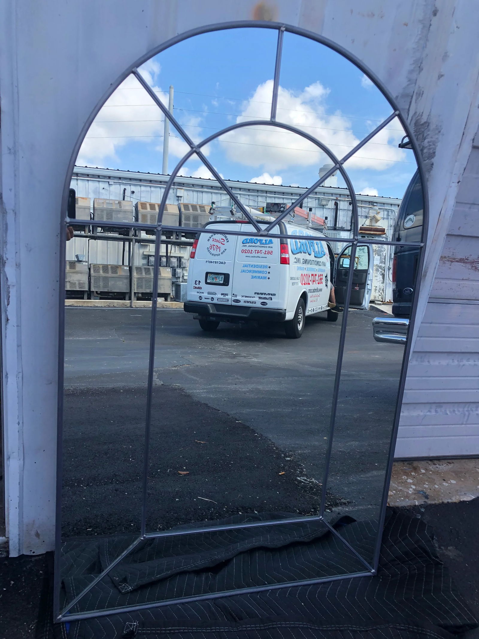 1970s Carol Canner for Carvers Guild Colonial Arch Design Wall Mount Mirror - 4