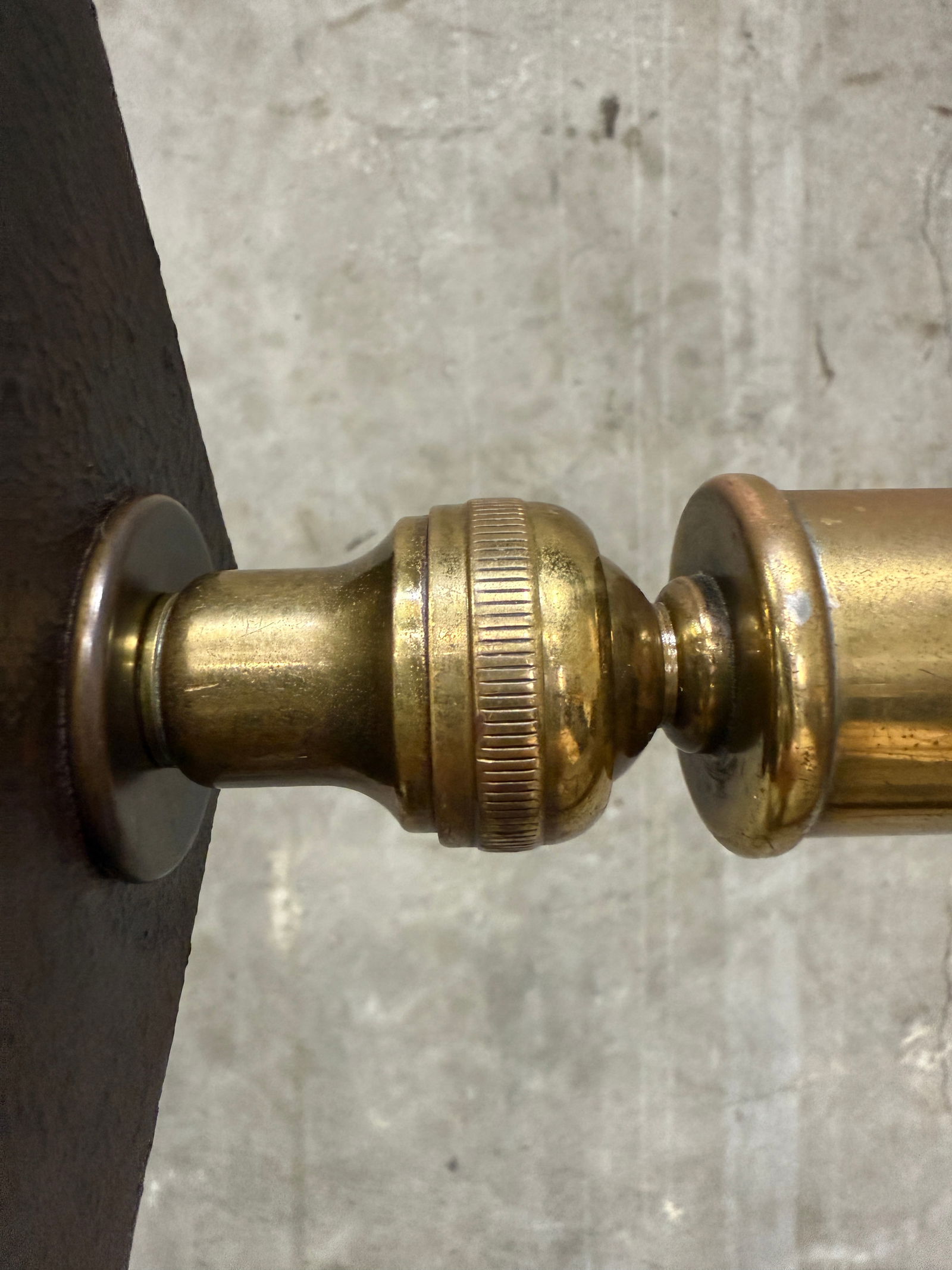 1960s Mid Century Adjustable Floor Lamps "” Brass & Textured Metal Directional Lamps (Pair) - 9