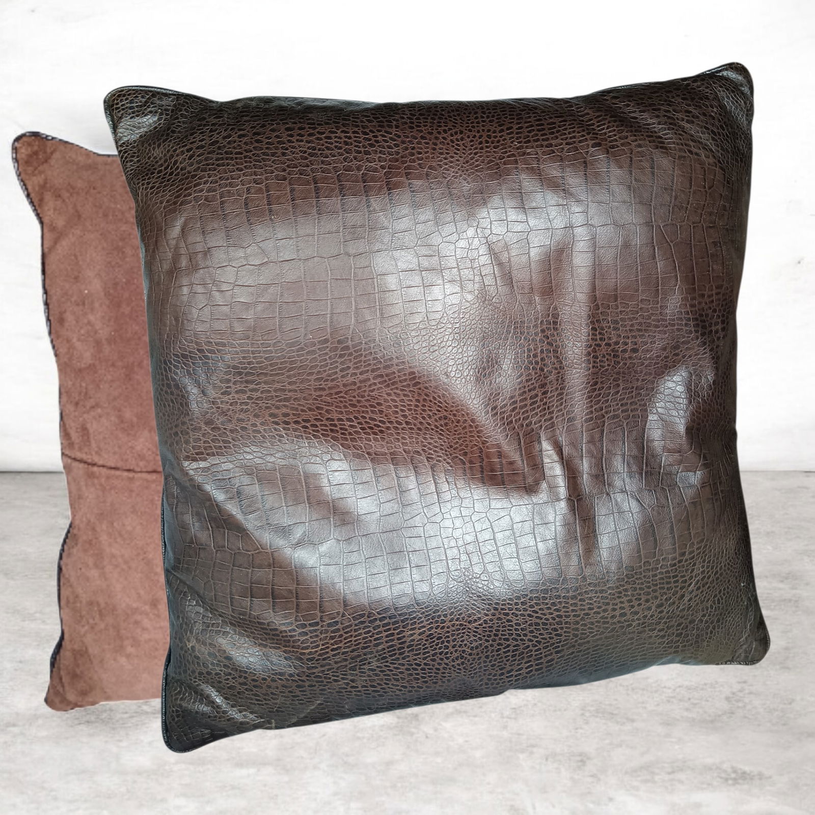 Vintage Royale Usa 'Croc' Wingback Chair & Half, Pillow & Ottoman - 3