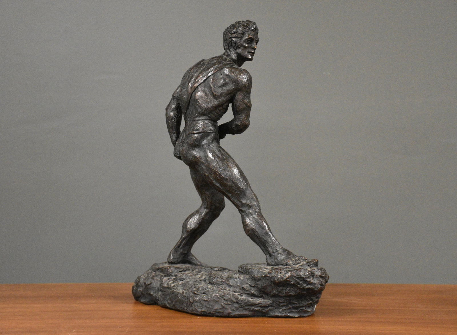 1960s Brutalist Man With a Sling Sculpture Statue by Thomas Holland - 3