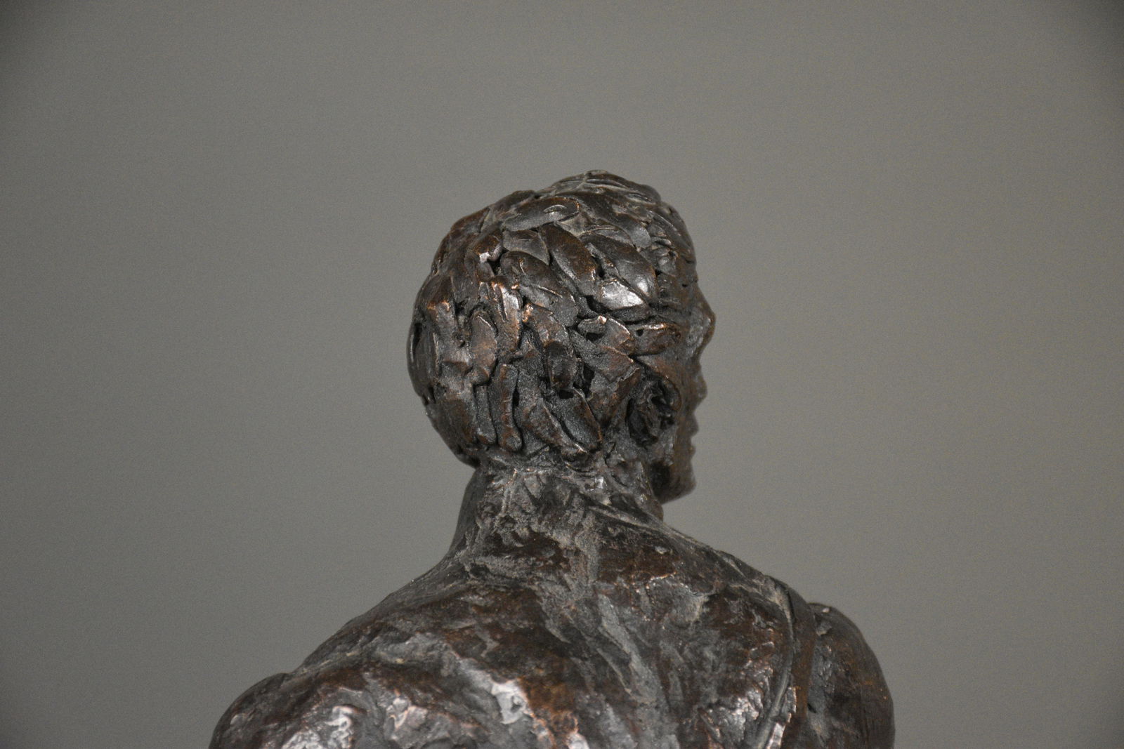 1960s Brutalist Man With a Sling Sculpture Statue by Thomas Holland - 6