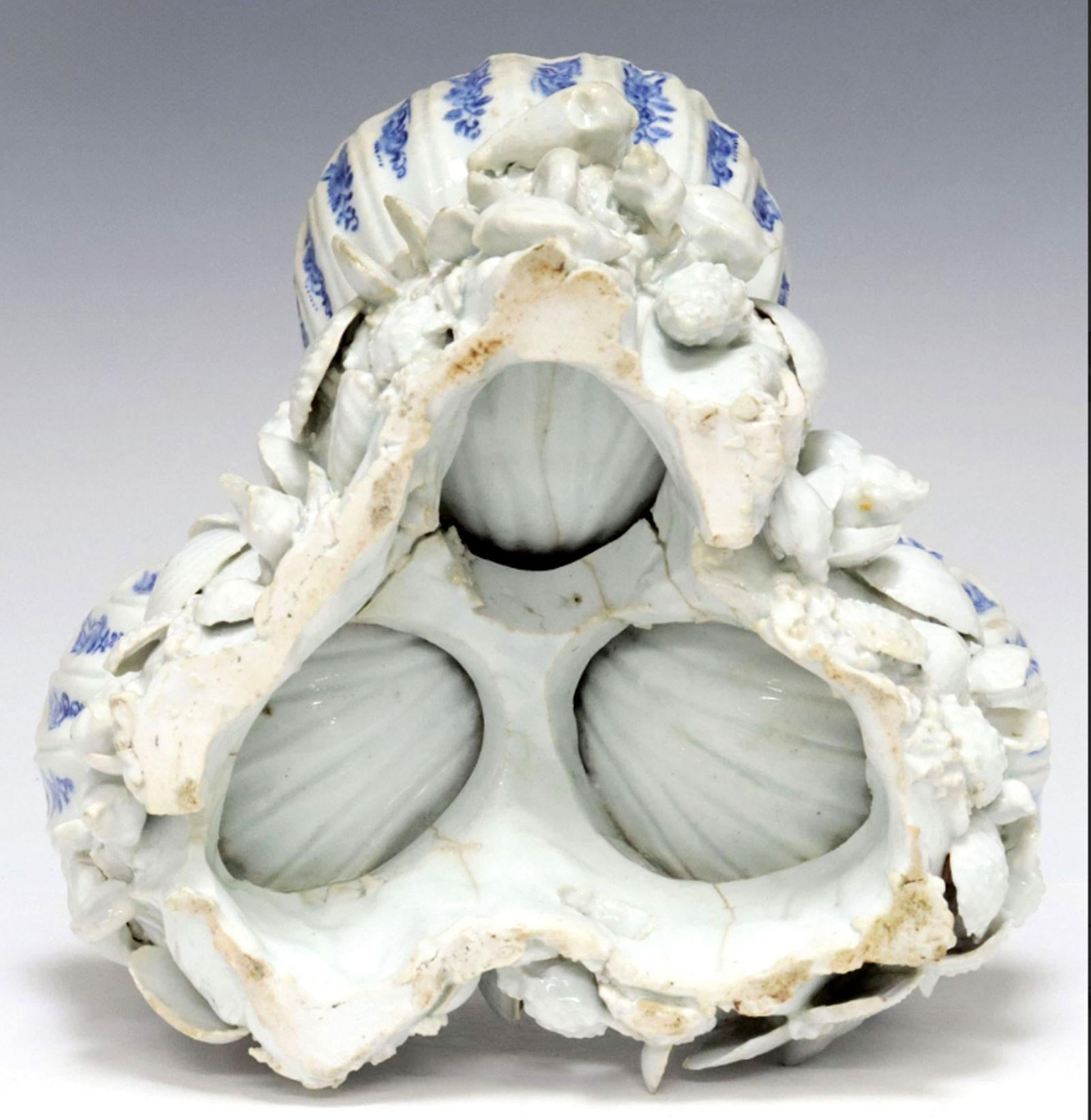 Bow Porcelain Underglaze Blue & White Shell Sweetmeat Stand - 16