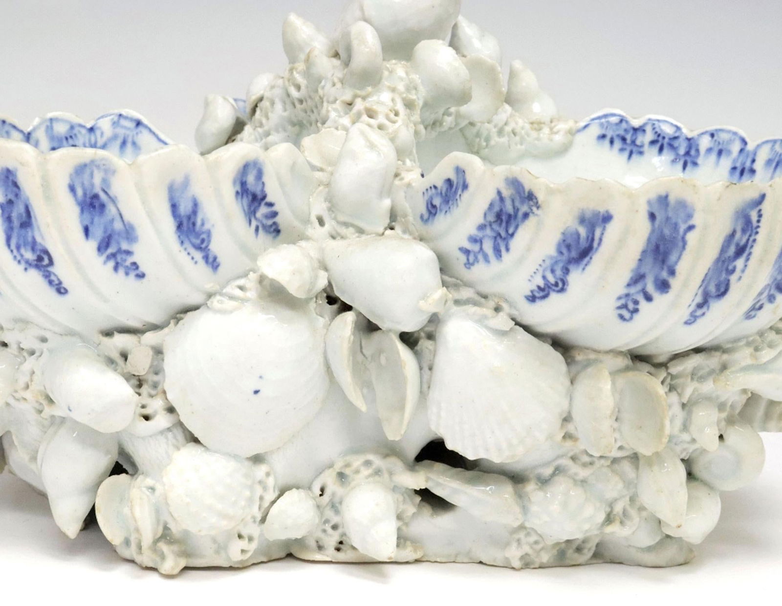 Bow Porcelain Underglaze Blue & White Shell Sweetmeat Stand - 5